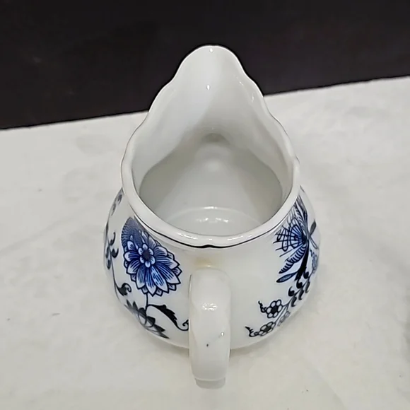 Blue Danube Creamer - Picture 2 of 4